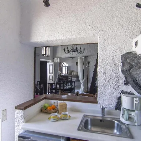Author's Cave House,breathtaking Caldera View!6pax Apartment *